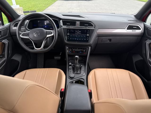 Used 2022 Volkswagen Tiguan SE AWD/4WD image 18