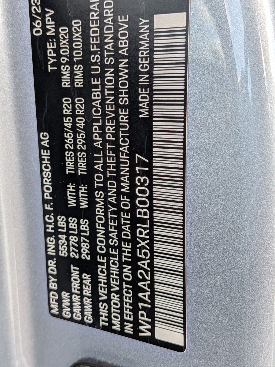 Certified 2024 Porsche Macan image 29