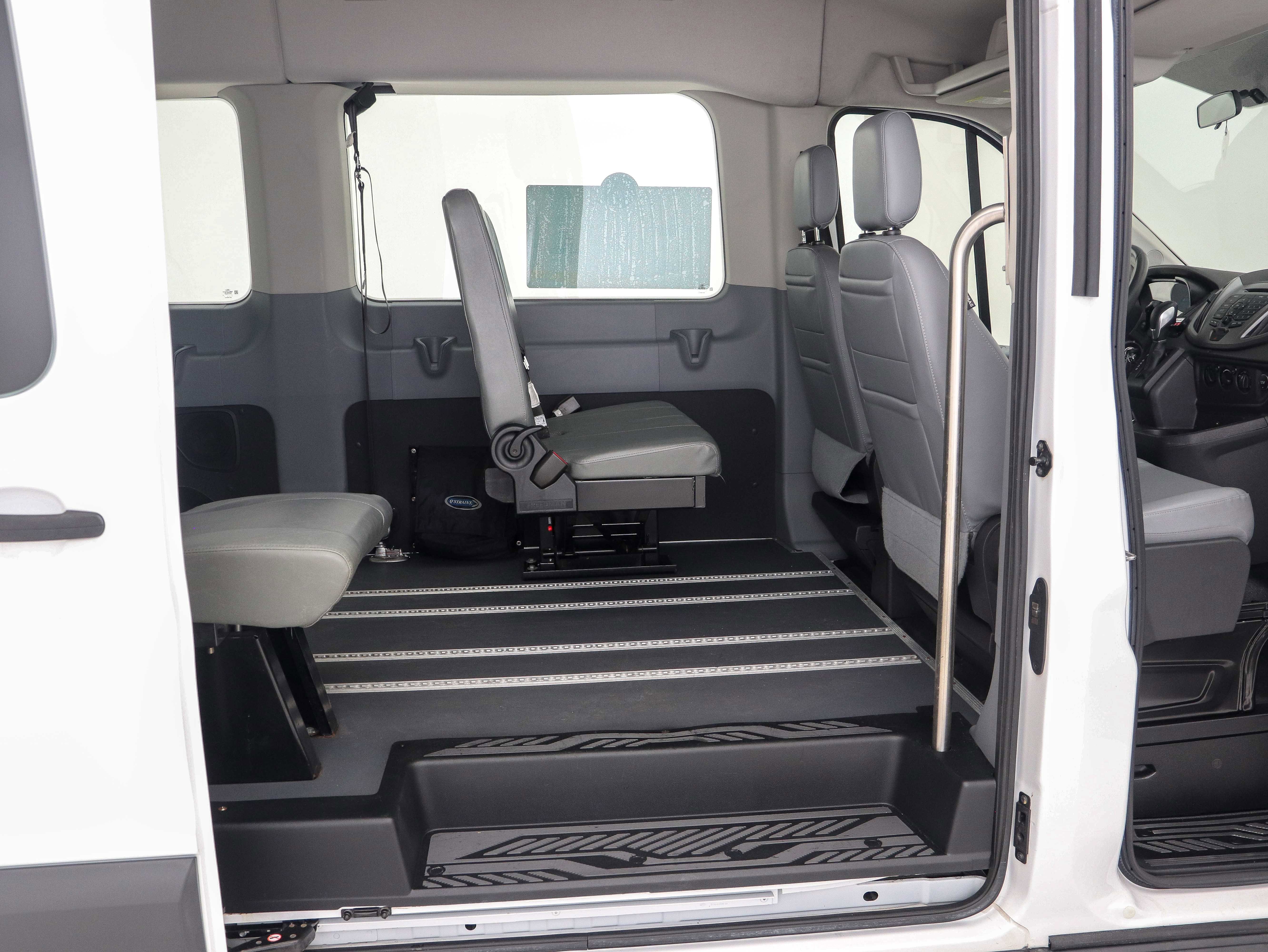 Used 2017 Ford Transit 150 XL RWD image 16