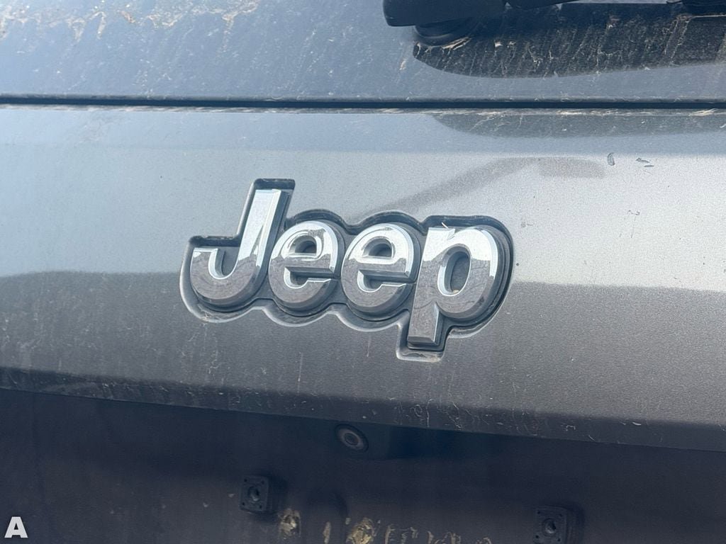 Used 2015 Jeep Grand Cherokee Limited RWD image 13