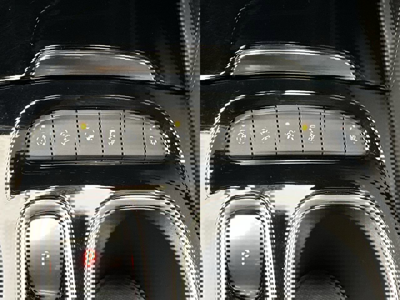 Certified 2023 Buick Envision Preferred w/ Sport Touring Package image 16