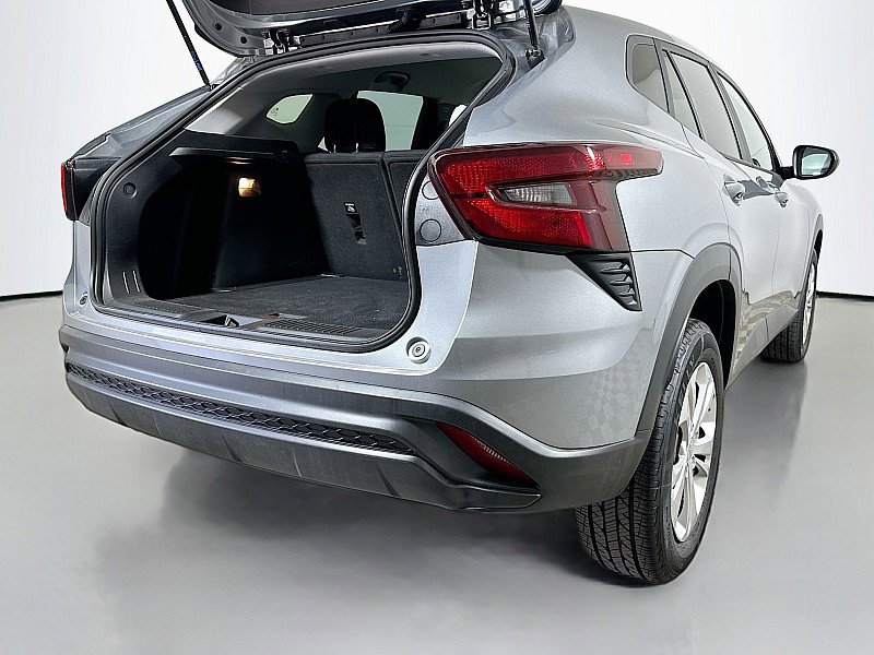 Used 2024 Chevrolet Trax LS FWD image 25