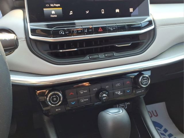 Used 2024 Jeep Compass Limited image 18