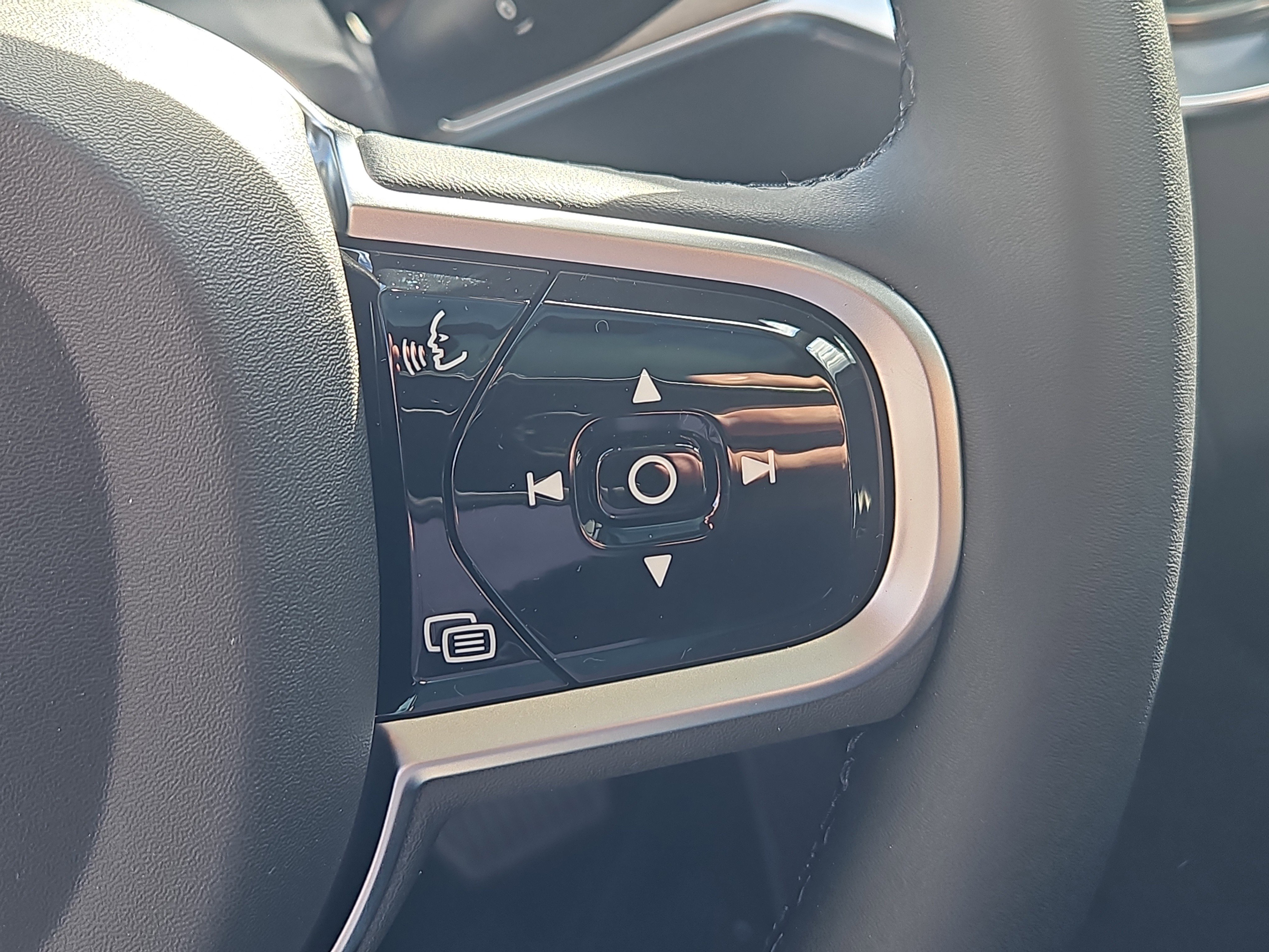 New 2026 Volvo XC90 T8 Plus image 16