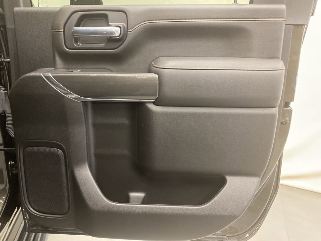 Used 2023 GMC Sierra 2500 AT4 w/ AT4 Premium Plus Package image 13