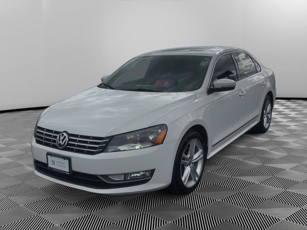 Used 2013 Volkswagen Passat TDI SEL Premium FWD image 3