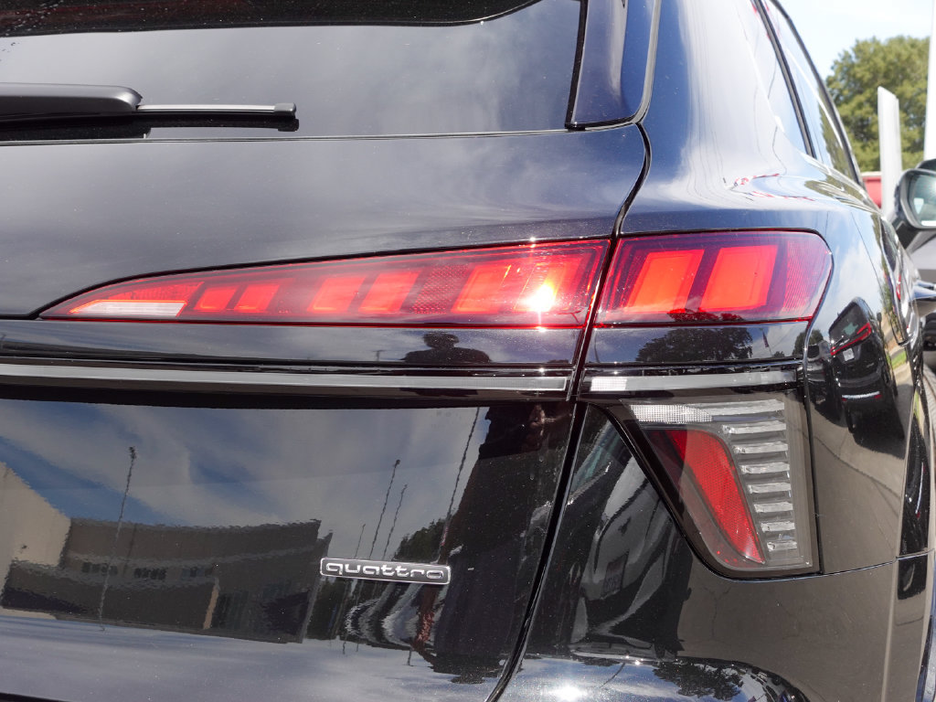 Used 2026 Audi Q3 quattro 2.0T w/ Driver Assistance Package AWD/4WD image 7