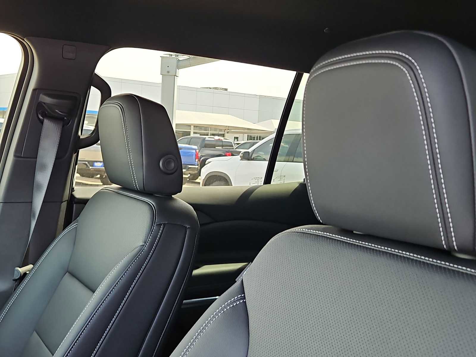 New 2026 Chevrolet Traverse LT w/ Midnight/Sport Edition image 15