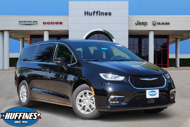 New 2026 Chrysler Pacifica Select