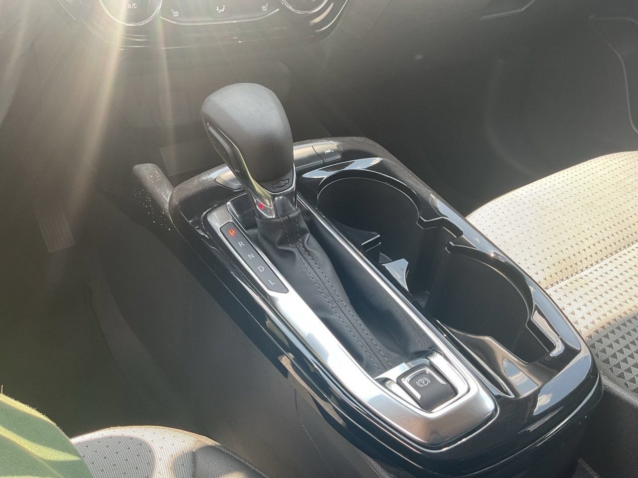 Used 2025 Chevrolet Trax LT FWD image 17