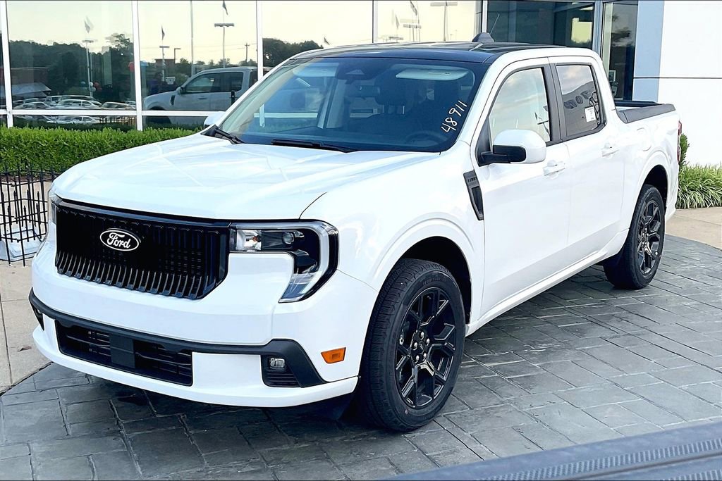 New 2025 Ford Maverick Lobo image 2