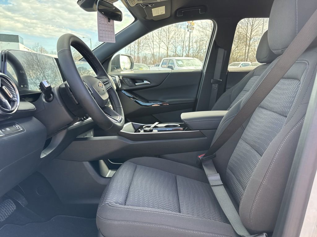 New 2026 Chevrolet Equinox LT image 9