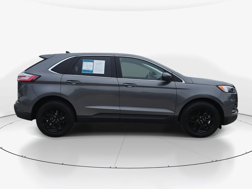 Used 2024 Ford Edge SEL image 3