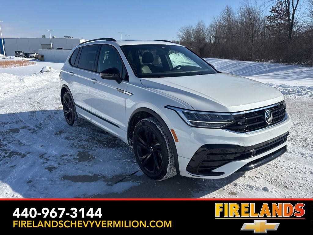 Used 2023 Volkswagen Tiguan SE R-Line image 11