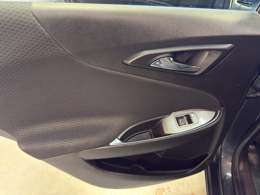 Used 2016 Chevrolet Malibu LT image 26