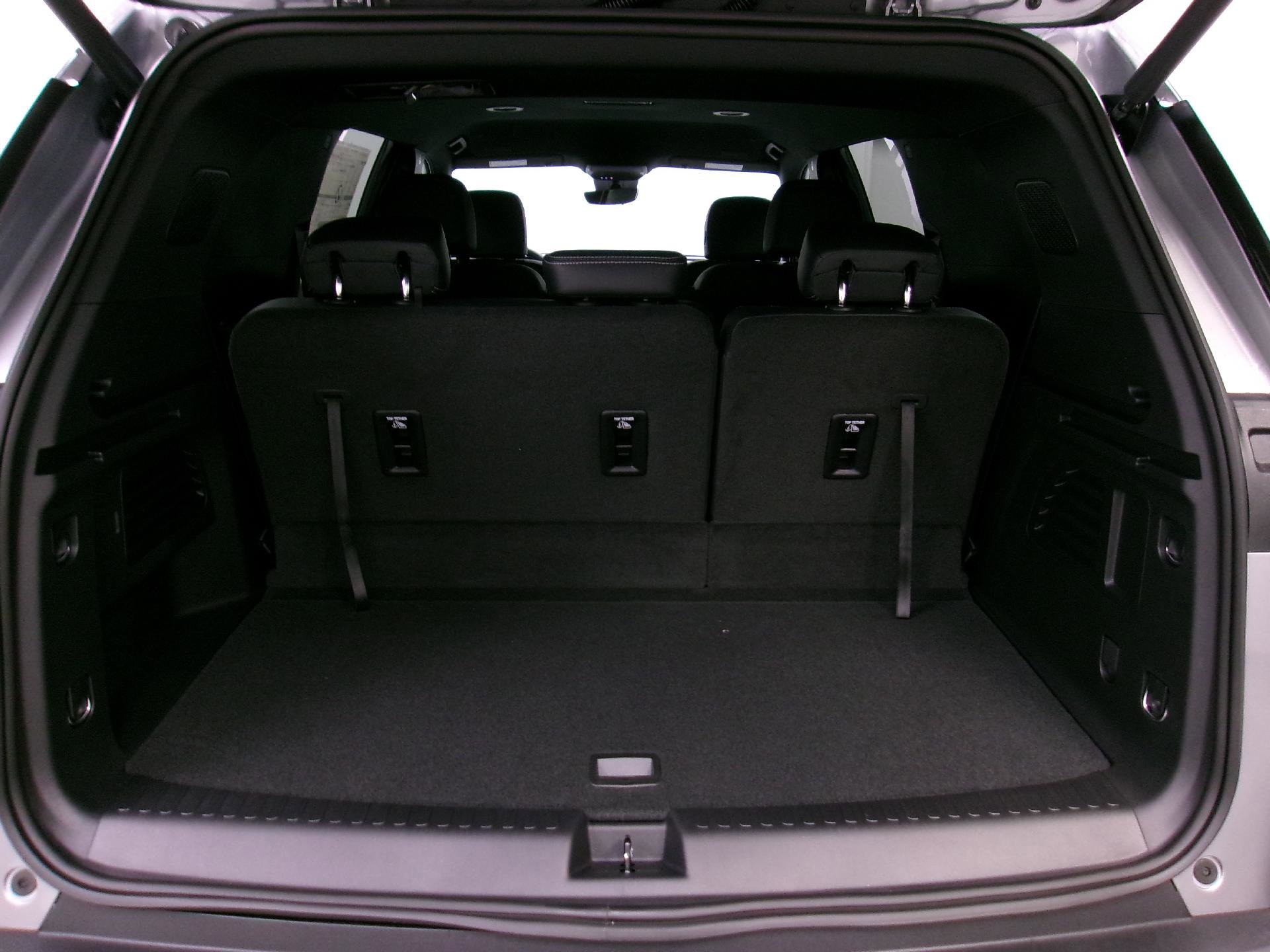 New 2026 Chevrolet Traverse LT w/ Driver Confidence Package FWD image 13