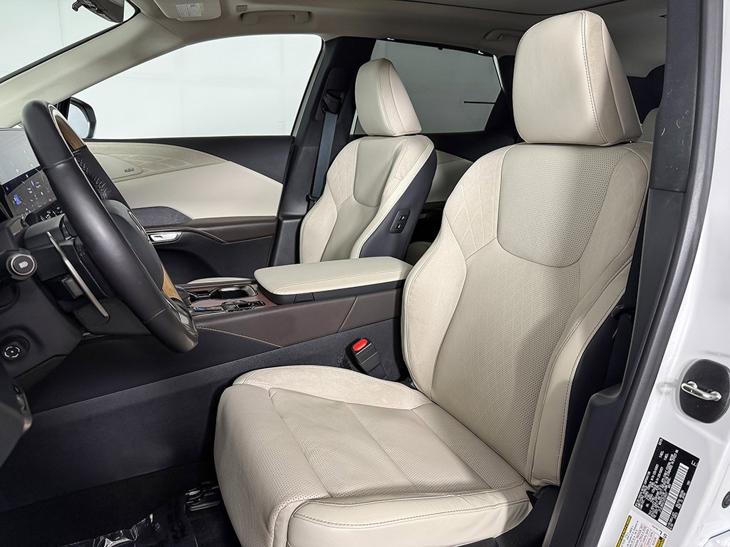 Used 2025 Lexus RX 450h AWD w/ Convenience Package image 31