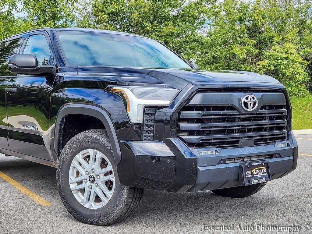 Used 2023 Toyota Tundra SR5 w/ SR5 Convenience Package AWD/4WD image 2