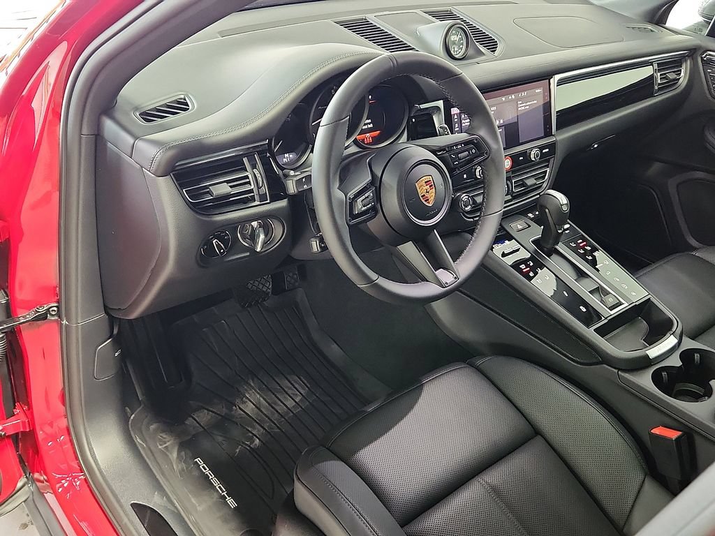 New 2026 Porsche Macan Turbo AWD/4WD image 4