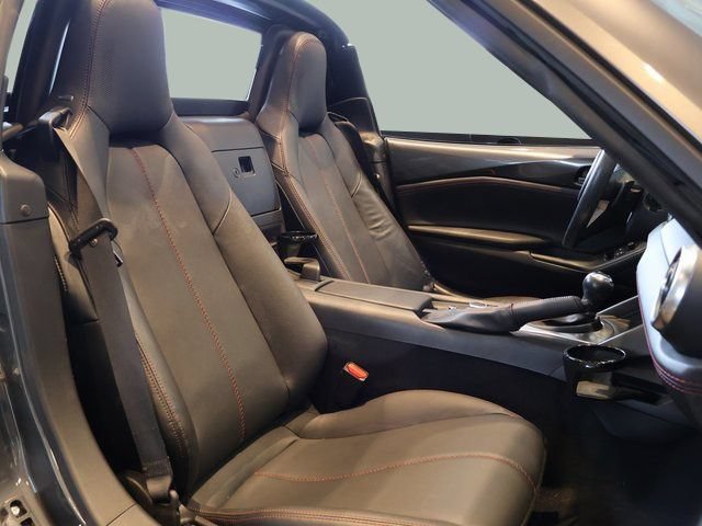 Used 2019 MAZDA MX-5 Miata RF Grand Touring RWD image 8