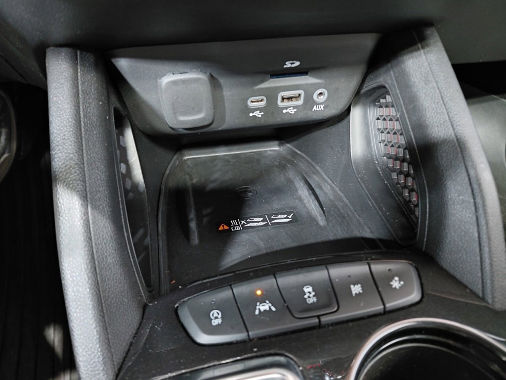 Used 2023 Chevrolet TrailBlazer RS w/ Sun and Liftgate Package image 33