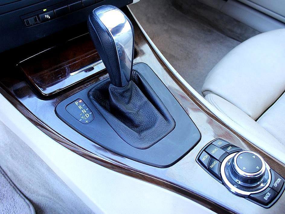 Used 2013 BMW 335i Convertible w/ M Sport Pkg image 13