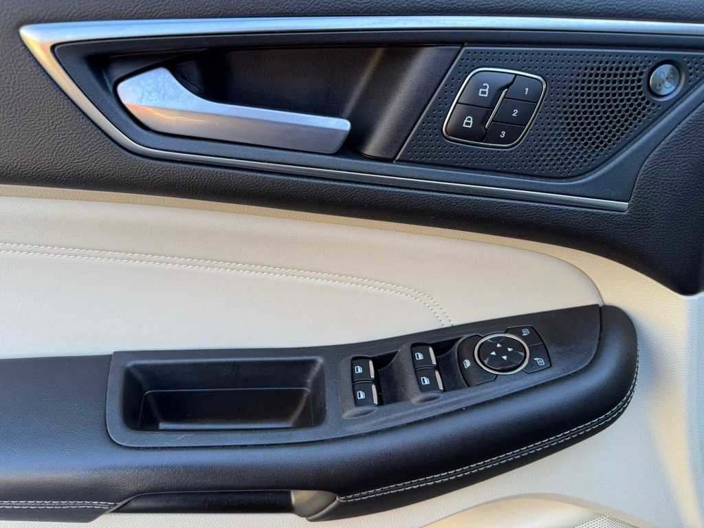 Used 2024 Ford Edge Titanium image 14