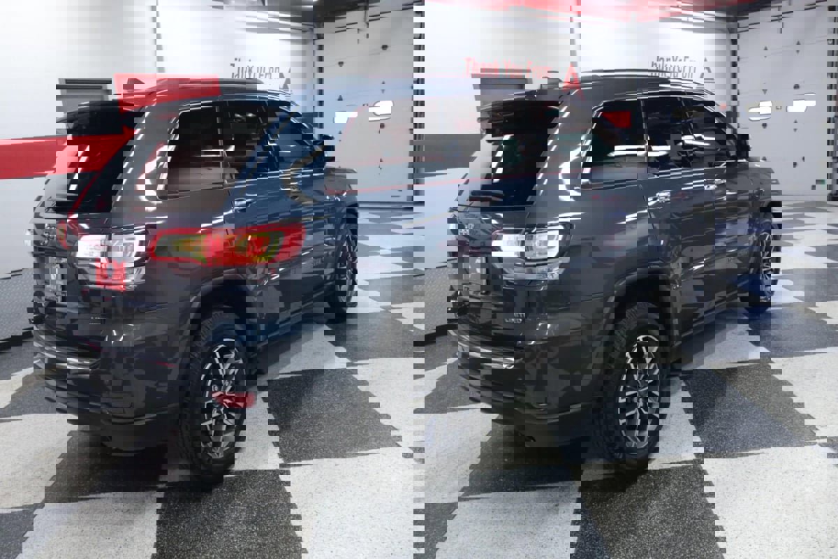 Used 2021 Jeep Grand Cherokee Limited image 7