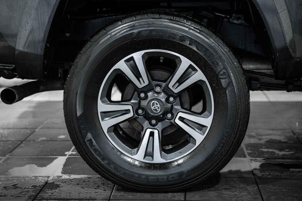 Used 2019 Toyota Tacoma TRD Sport image 19