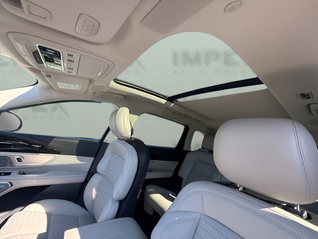 Used 2026 Lincoln Nautilus Reserve AWD/4WD image 10