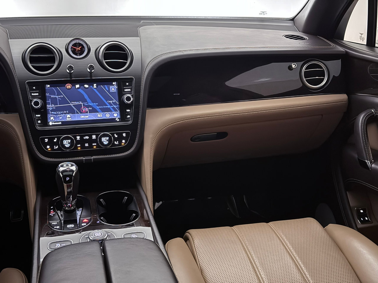 Used 2018 Bentley Bentayga image 31