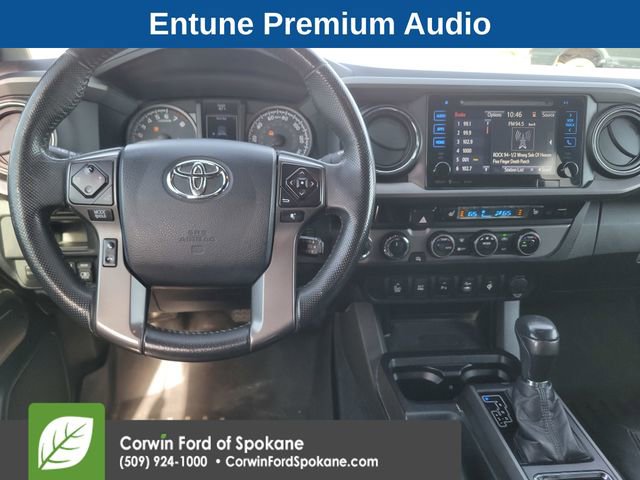 Used 2017 Toyota Tacoma TRD Off-Road image 3