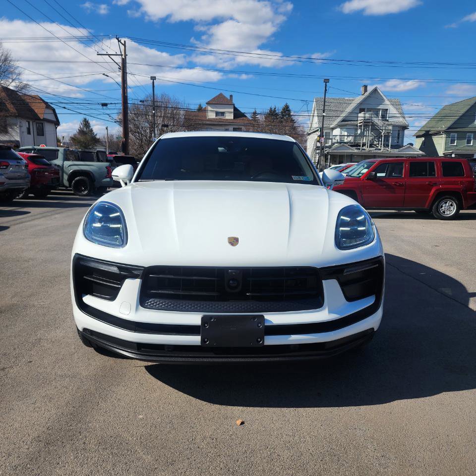 Used 2025 Porsche Macan image 17