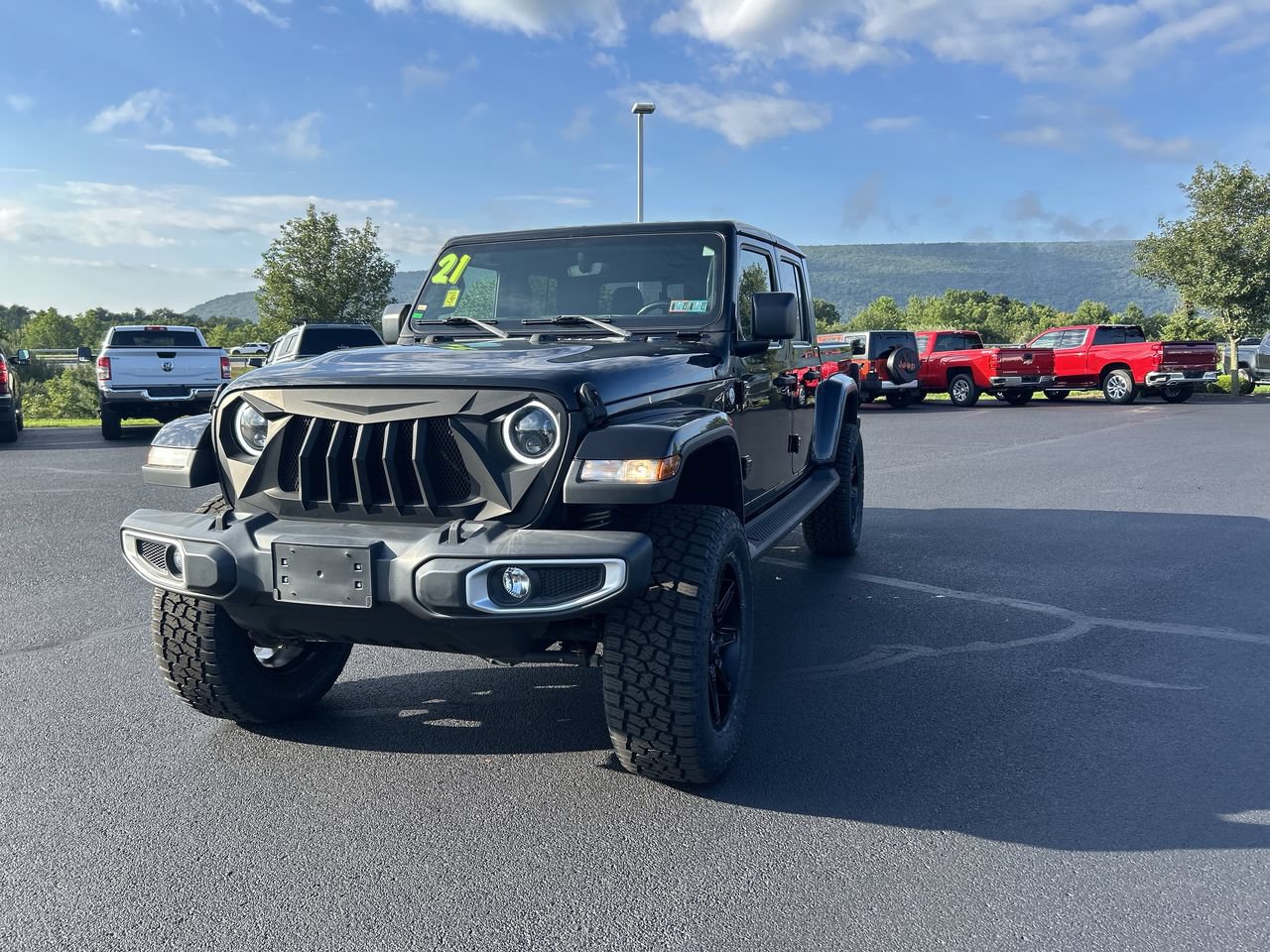 Used 2021 Jeep Gladiator Overland w/ Popular Equipment Package AWD/4WD image 3