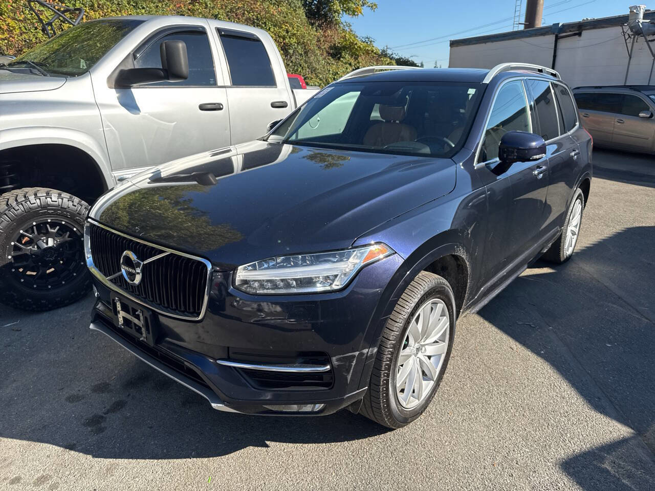 Used 2017 Volvo XC90 T6 Momentum