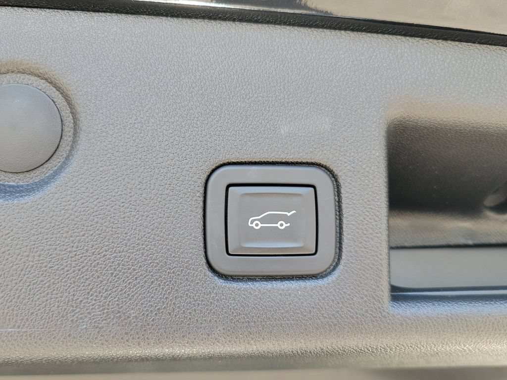 Used 2024 Chevrolet Equinox LT FWD image 34