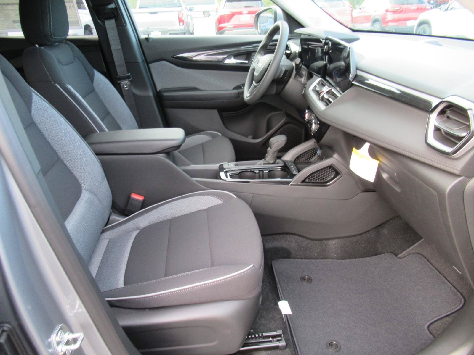 New 2026 Chevrolet TrailBlazer LT w/ Driver Confidence Package FWD image 11