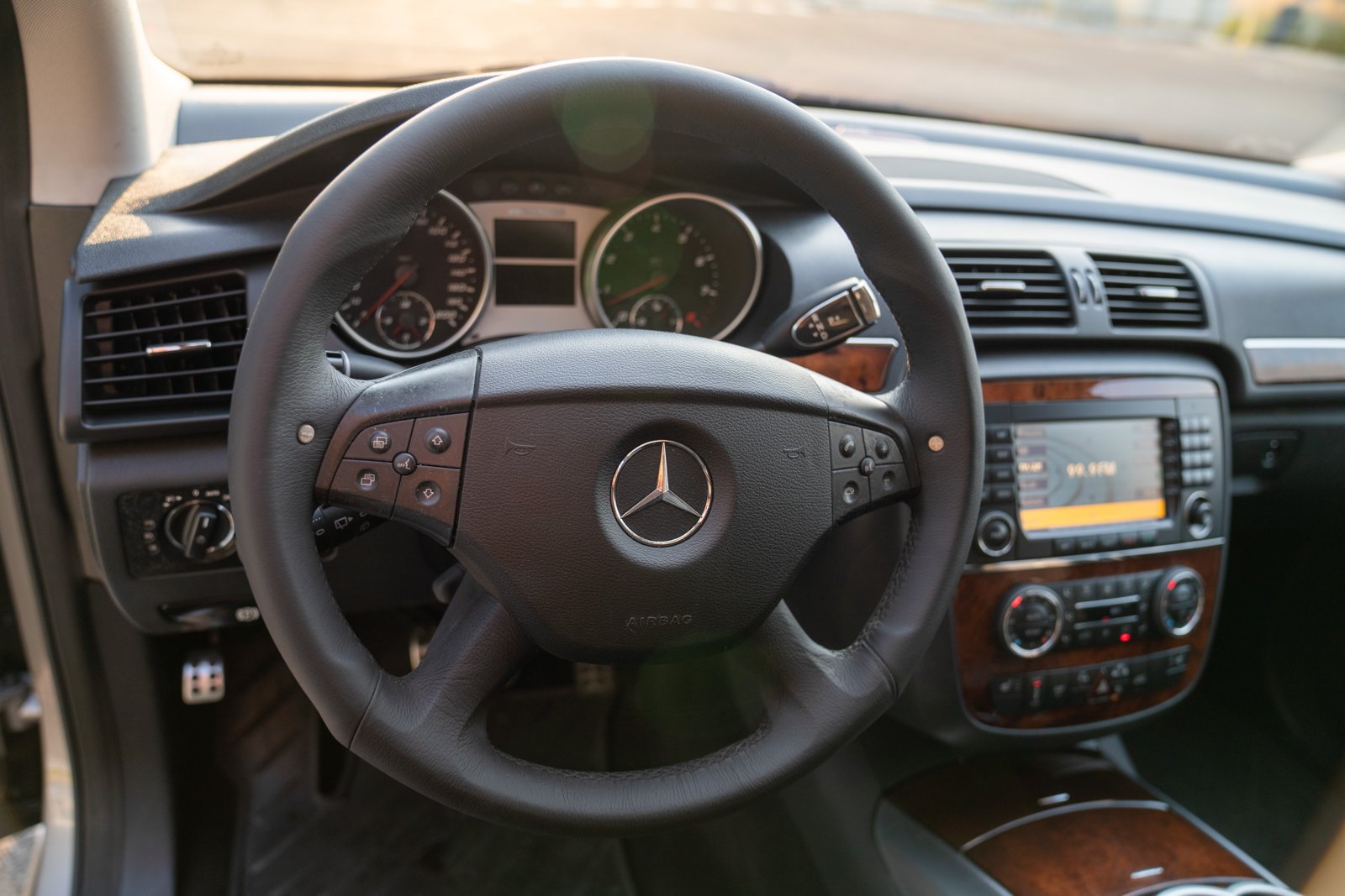 Used 2007 Mercedes-Benz R 63 AMG 4MATIC image 14