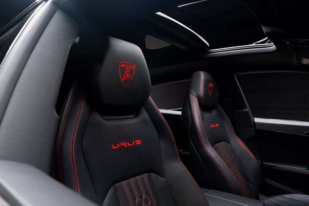 Used 2023 Lamborghini Urus Performante AWD/4WD image 53
