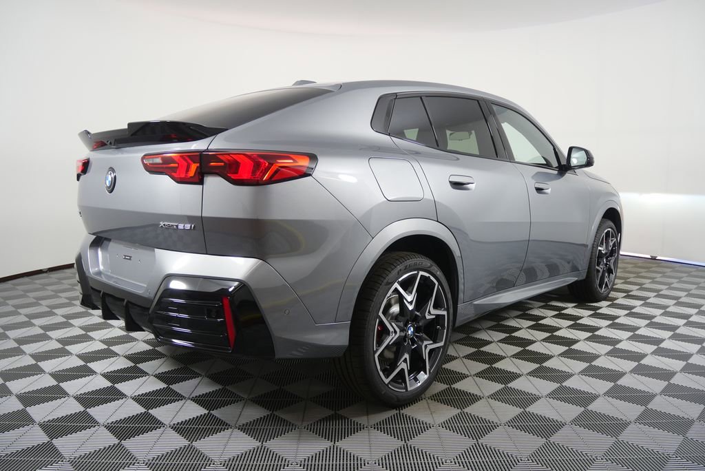 New 2026 BMW X2 xDrive28i w/ Technology Package AWD/4WD image 3
