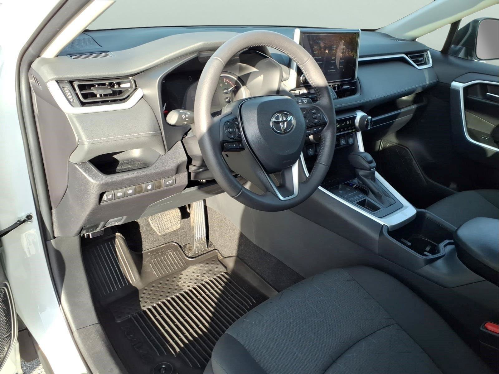 Used 2025 Toyota RAV4 XLE w/ Convenience Package AWD/4WD image 21