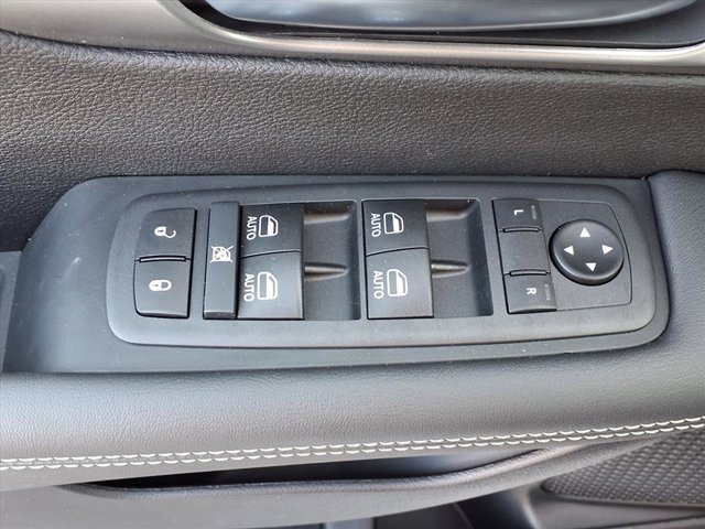 New 2026 Chrysler Pacifica Select image 17