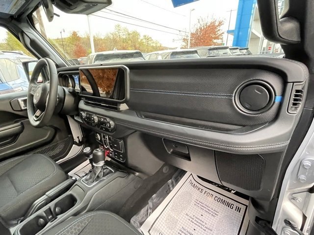 Used 2024 Jeep Wrangler Unlimited Rubicon 4xe image 39