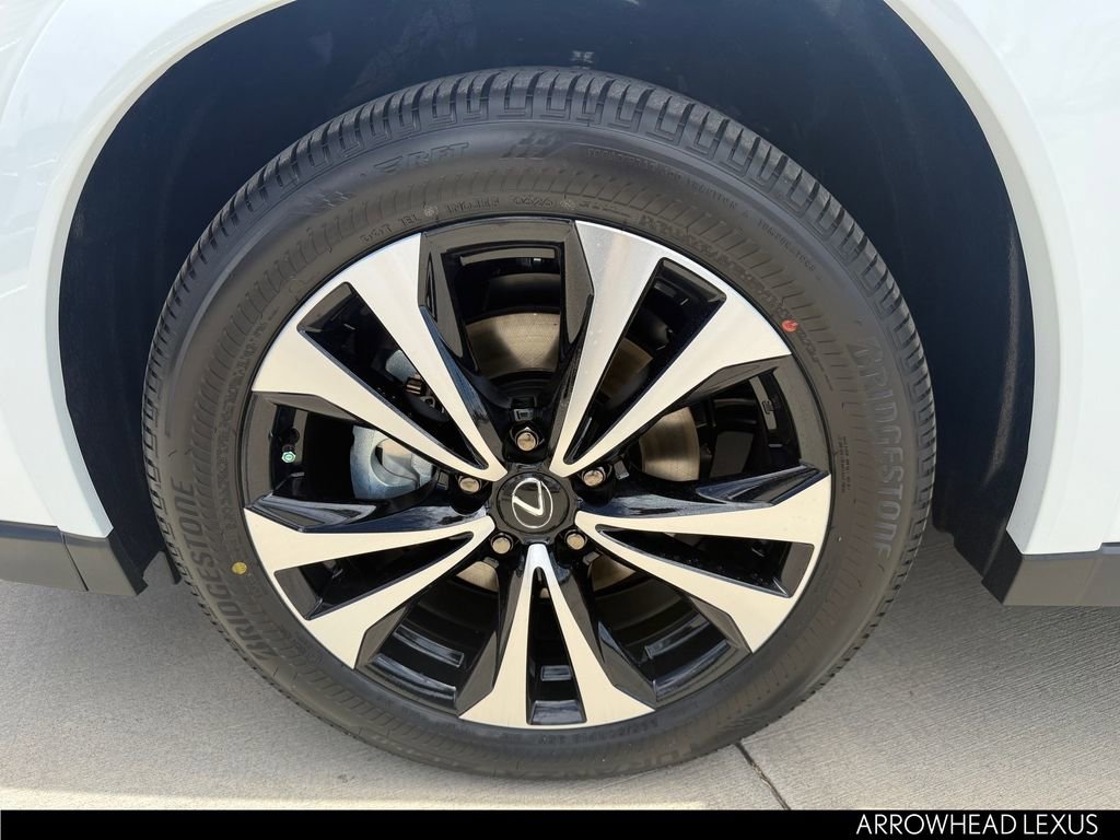 New 2026 Lexus UX 300h AWD image 10