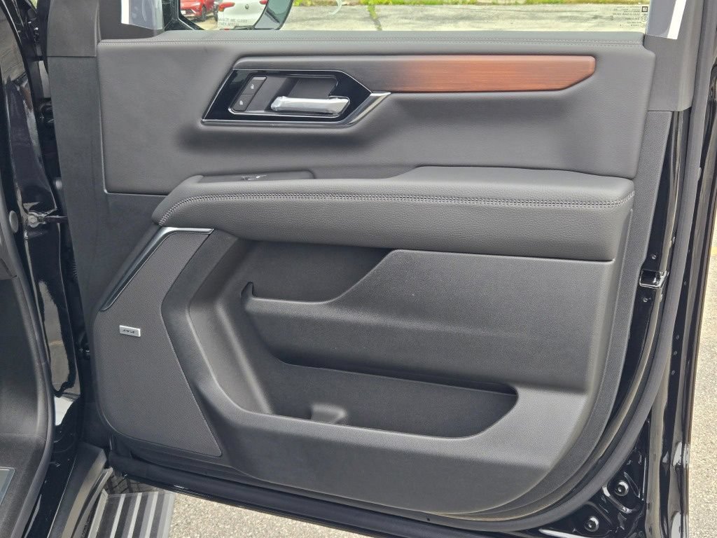New 2026 GMC Yukon Denali w/ Sun & Power Step Package AWD/4WD image 14