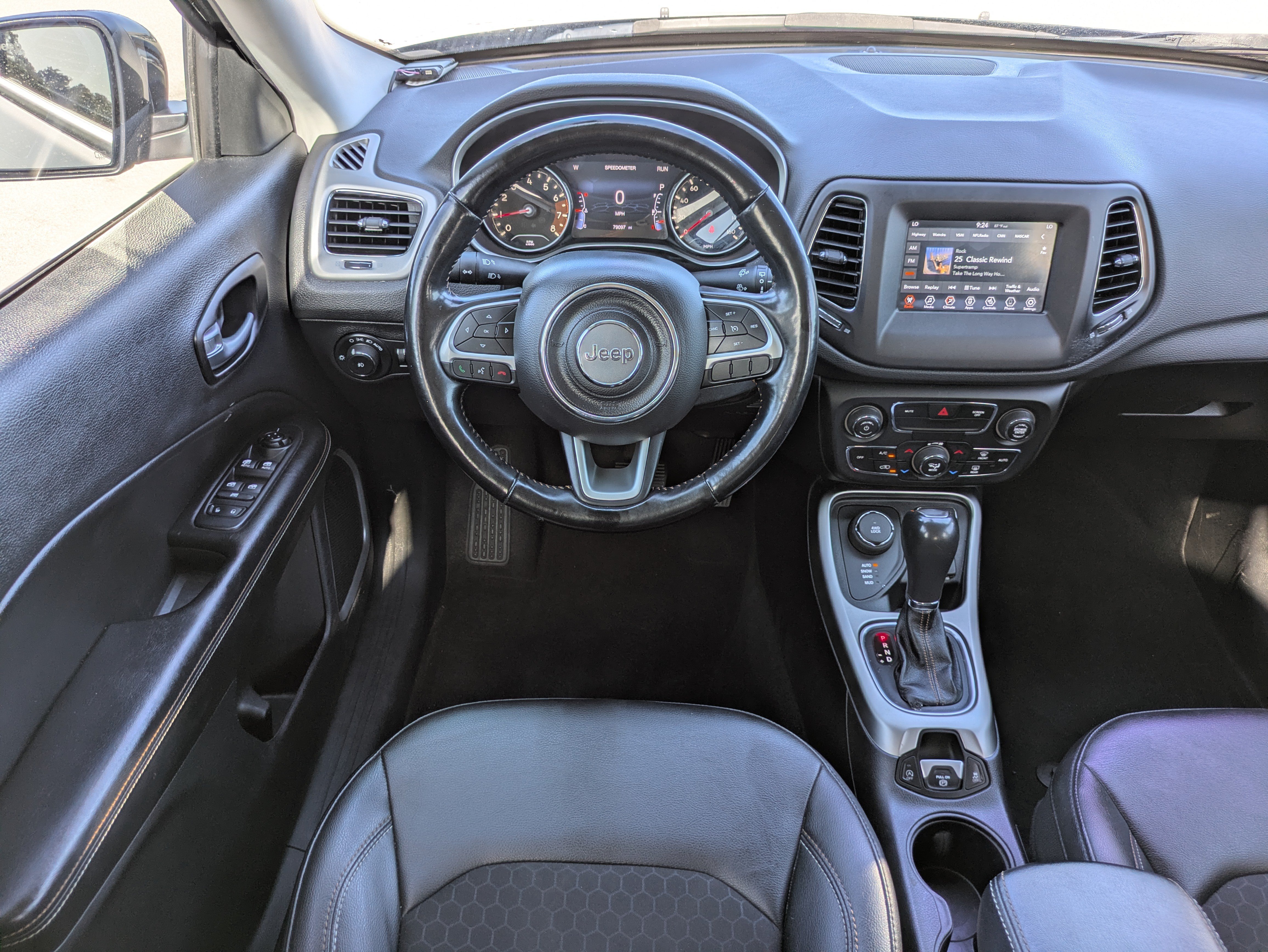 Used 2021 Jeep Compass Latitude w/ Convenience Group AWD/4WD image 16