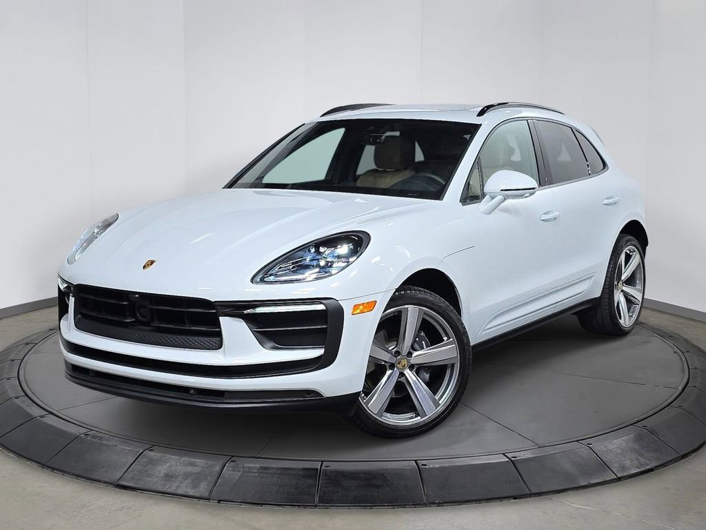 Certified 2025 Porsche Macan AWD/4WD image 1