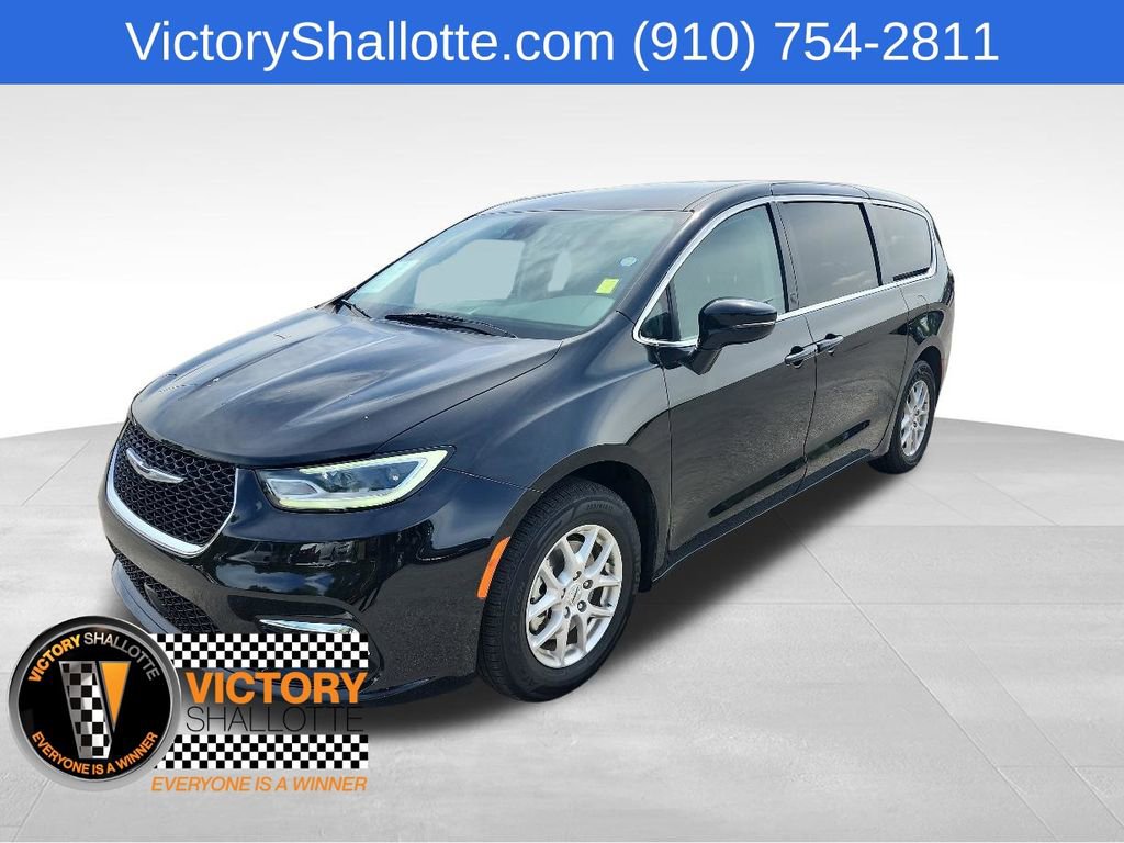 Certified 2024 Chrysler Pacifica Touring-L FWD image 17