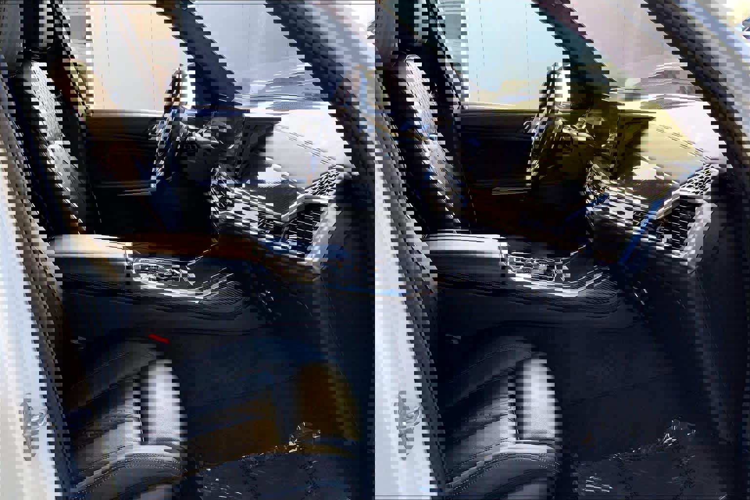 Used 2024 BMW X7 M60i w/ Executive Package image 8