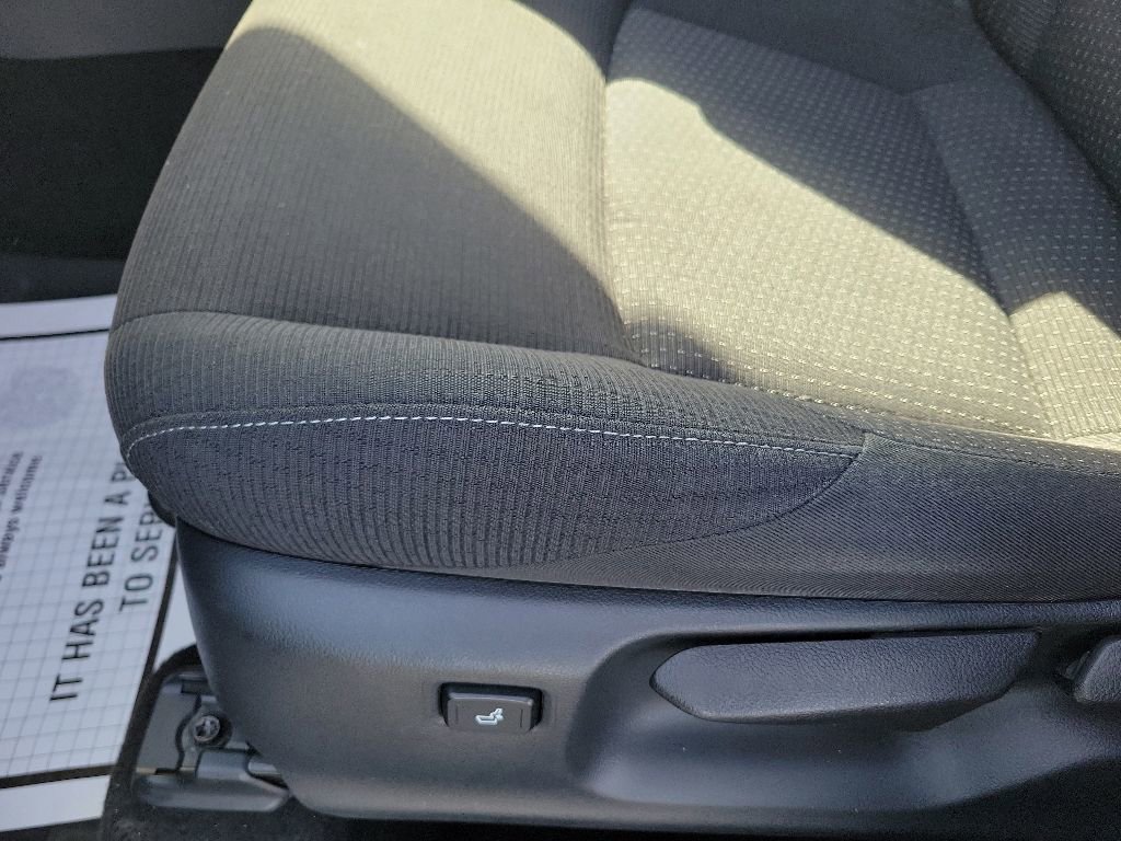 Used 2018 Toyota C-HR XLE FWD image 11